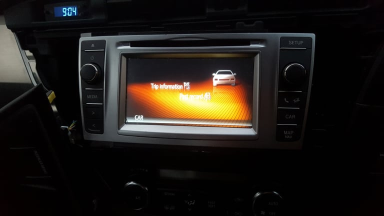 TOYOTA Auris/Yaris 2014-15 Radio/CD/GPS SYSTEM in full working order using buttons