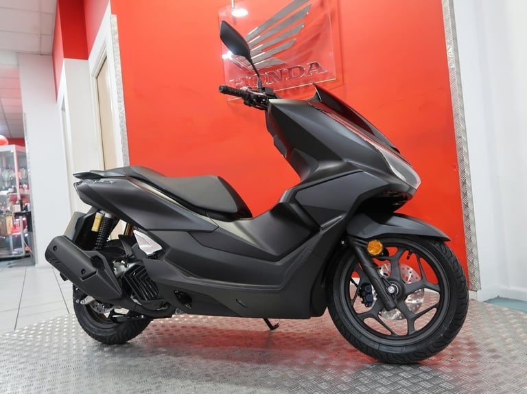 Brand new 2025 Honda PCX125 DX