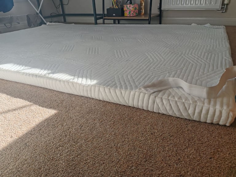 image for Kingsize Mattress Topper, less than 2 months old.