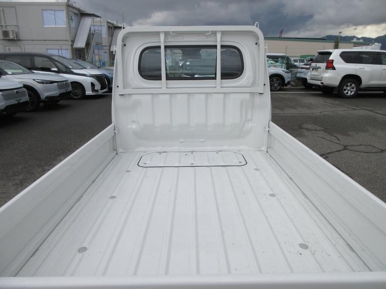2024 Daihatsu Hijet 4WD MANUAL 660cc KEI MINI TRUCK DELIVERY MILEAGE Truck Petrol Manual