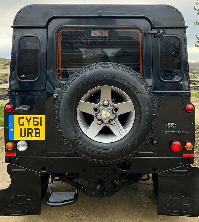 2011 - 61 Land Rover Defender 90 2.2 TDCi XS 4WD SWB Euro 5 WINDOW VAN Diesel