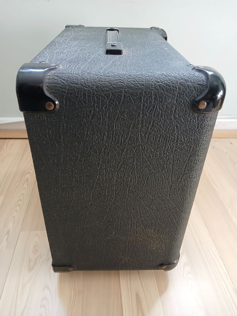 Marshall Bass 12 5501 Vintage 80's Guitar Amplifier