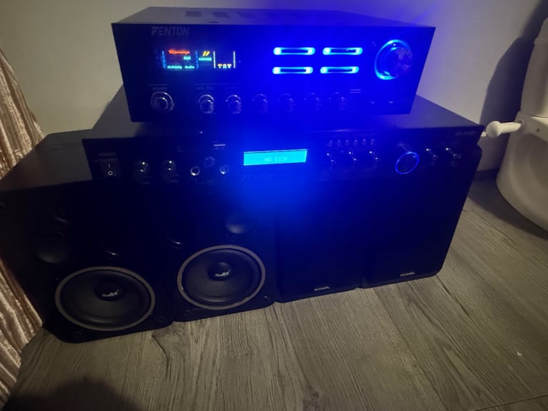 image for Speakers and karaoke amplifiers 