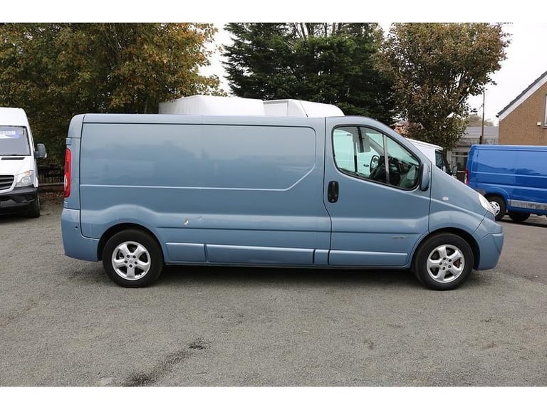 2013 RENAULT TRAFIC LWB *NO VAT* SPORT EXCELLENT CONDITION YEARS MOT vivaro