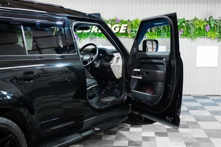 2023 Land Rover Defender 3.0 D300 MHEV X-Dynamic HSE SUV 5dr Diesel Auto 4WD Euro 6 (s/s) (300 ps...