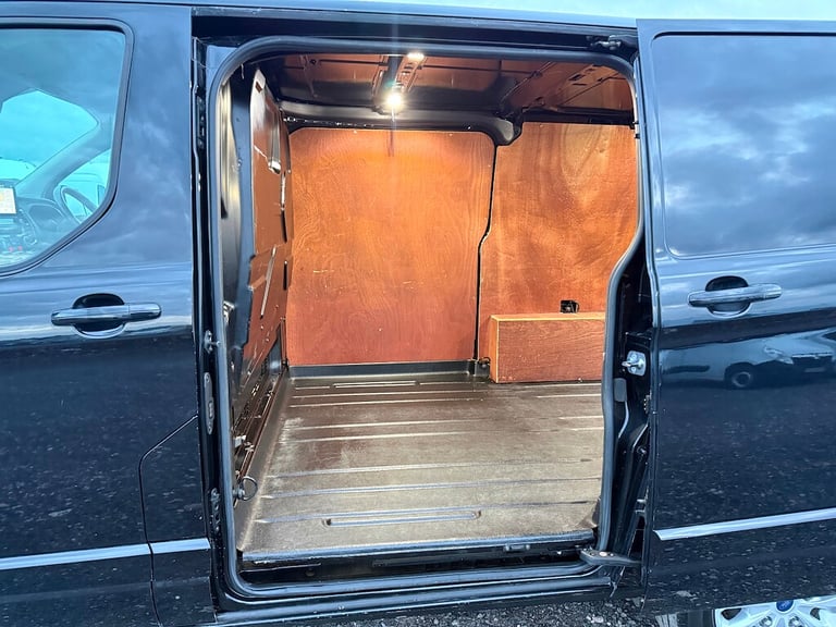 2021 Ford Transit Custom 2.0 280 EcoBlue Limited Panel Van 5dr Diesel Manual L1 H1 Euro 6 (s/s) (...