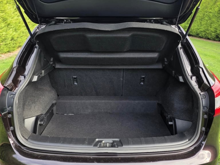 2015 Nissan Qashqai 1.2 DiG-T N-Tec+ 5dr HATCHBACK Petrol Manual