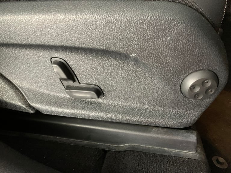 2022 Mercedes-Benz EQC EQC 400 80kWh AMG Line (Premium) SUV 5dr Electric Auto 4MATIC (408 ps) - L...