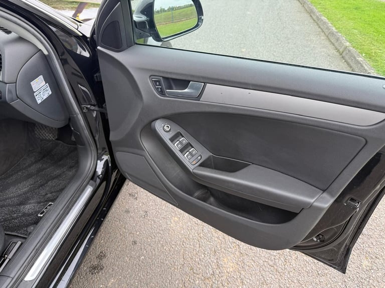 2025 Audi A4 S Line Estate PETROL Manual