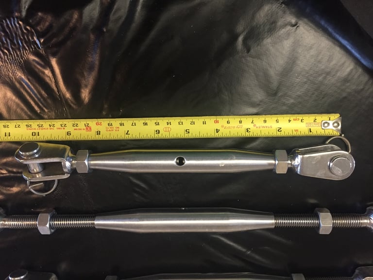 4 x Stainless Steel Rigging Screws.