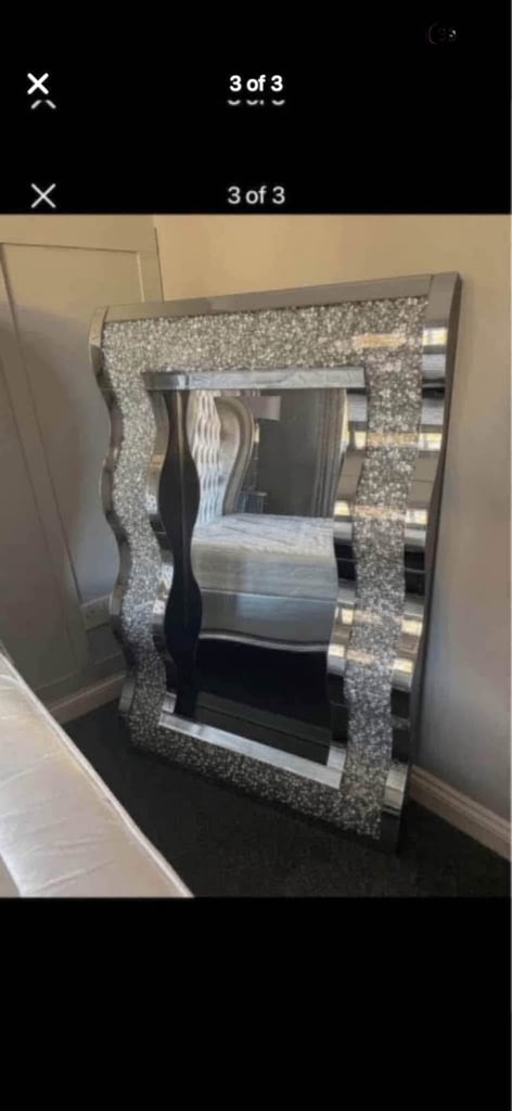 £25 crushed diamond mirror small crack see pics 