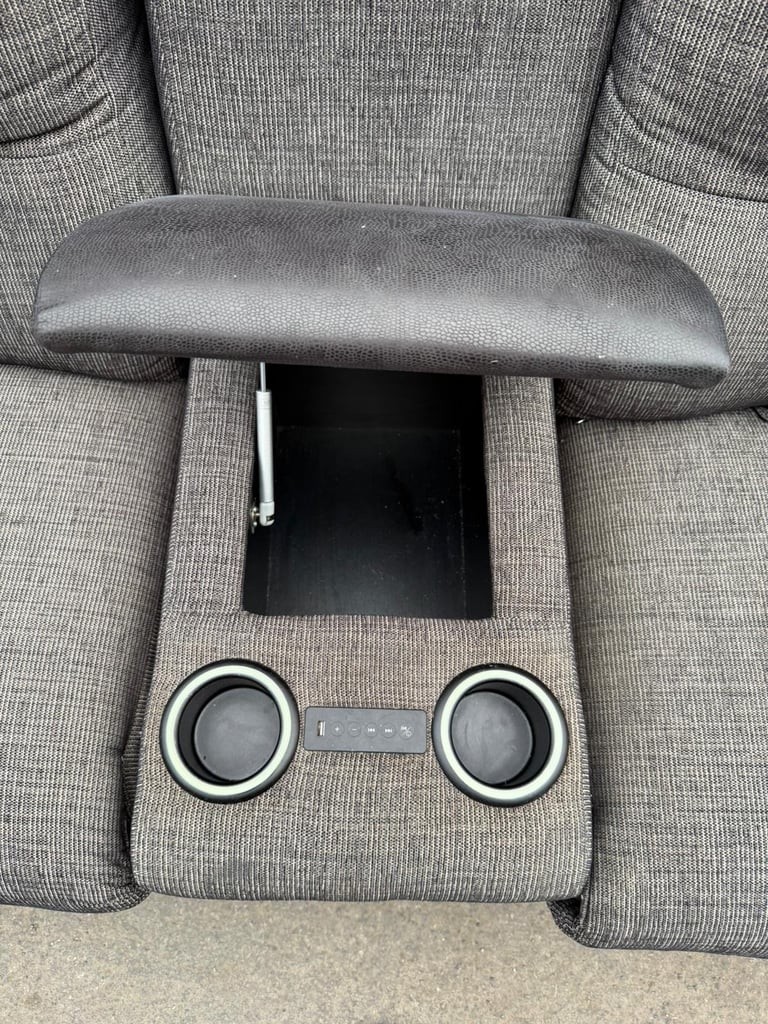 Beautiful 3 and 2 Seater Recliner Sofas for Sale