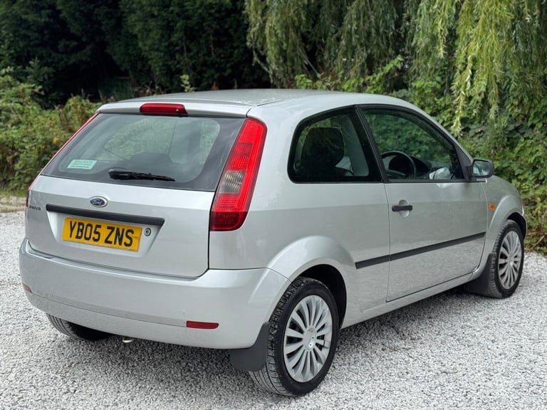 2005 Ford Fiesta 1.25 Style 3dr HATCHBACK PETROL Manual - Image 11