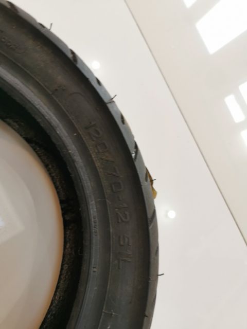 Pirelli SL26 Tire 
