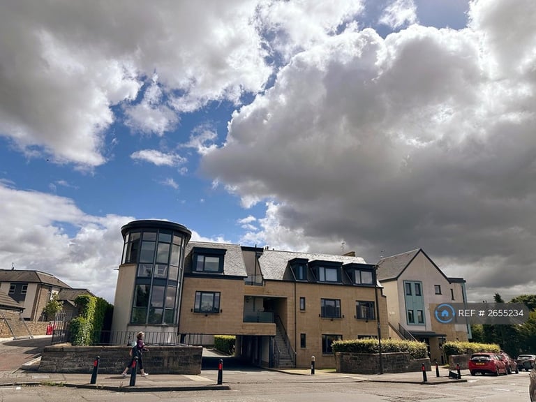 3 bedroom flat in Station Road, Edinburgh, EH12 (3 bed) (#2655234)
