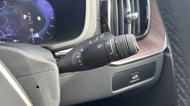 2022 Volvo XC60 2.0 B5P Ultimate Dark 5dr AWD Geartronic Petrol Estate Estate Petrol Automatic