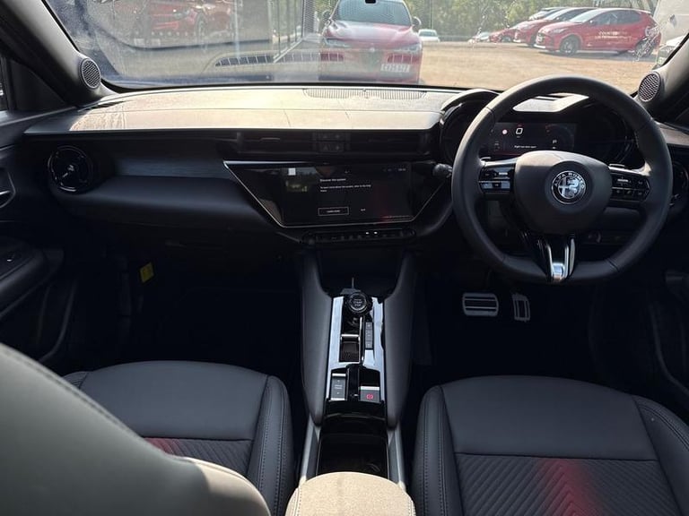2025 Alfa Romeo Junior 1.2 Turbo Ibrida 5dr Auto Automatic Hatchback Petrol Automatic