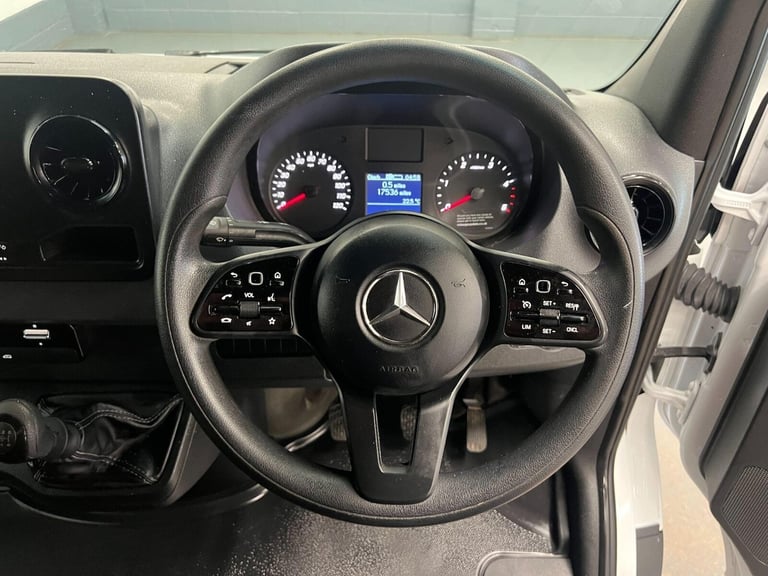 2024 Mercedes-Benz Sprinter 2.0 315 CDI Premium FWD L2 H2 Euro 6 (s/s) 5dr Panel Van Diesel Manual