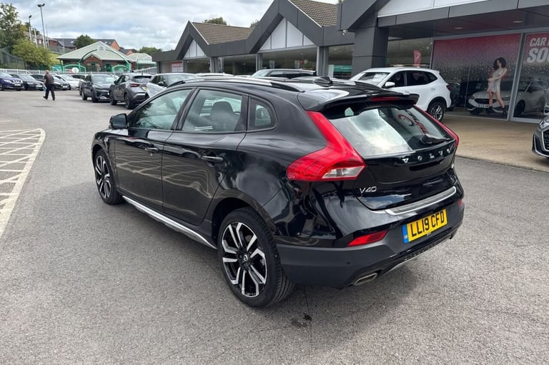 2019 19 VOLVO V40 CROSS COUNTRY 1.5 T3 GPF PRO HATCHBACK 5DR PETROL AUTO EURO 6 