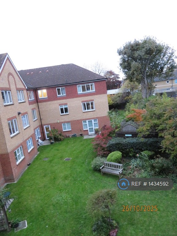 1 bedroom flat in Westminster Court, London, E11 (1 bed) (#1434592)