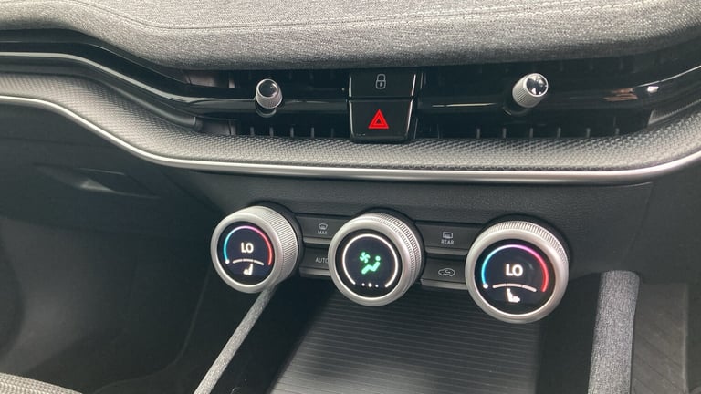 2024 Skoda Superb 2.0 TDI SE Technology 5dr DSG Diesel Estate Estate Diesel Automatic