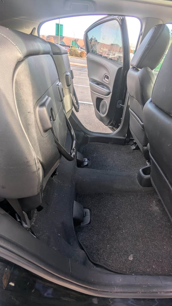 2019 Honda HR-V 1.5 i-VTEC Automatic – Panoramic Roof, MOT till March 2026, leather seats