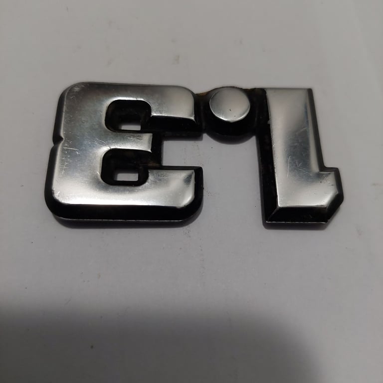 Ford capacity/model badge 1.3