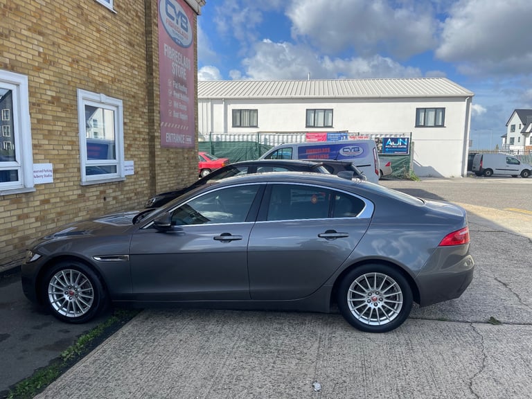 2018 Jaguar XE Prestige - Lunar Grey - Automatic