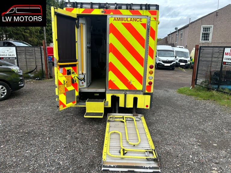 MERCEDES BENZ SPRINTER 519 CDI DIRECT EX AMBULANCE SERIVICS 2017 17 REG EURO 6