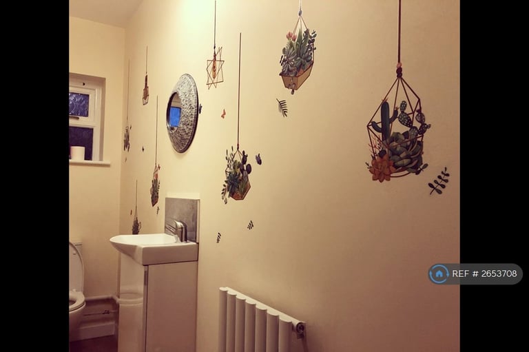 5 bedroom house in Ash Street/Church Road, Wrabness, CO11 (5 bed) (#2653708)