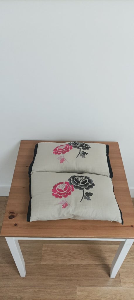 2 x beige sofa cushions. £5 for both. 