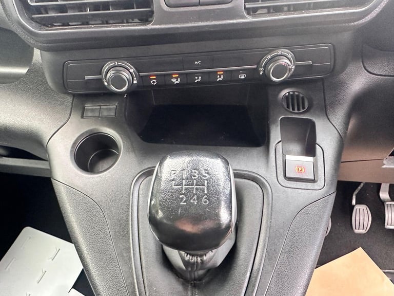 2022 Vauxhall Combo Life 1.5 Turbo D SE XL MPV 5dr Diesel Manual 6Spd Euro 6 (s/s) (7 Seat) (100 ...