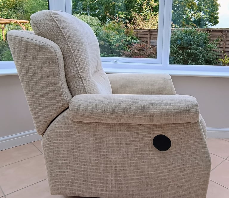 Recliner Chair and Matching 2 Seater Sofa [Electric Reclining Action]