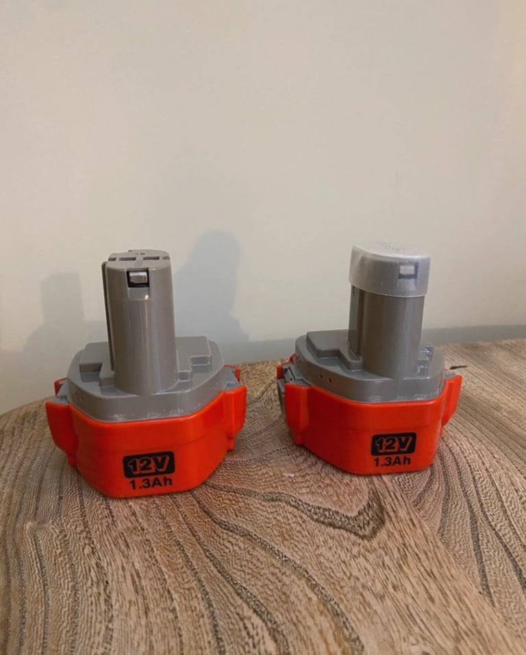 Makita drill 6270D, batteries, charger and case