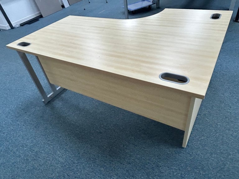 Office Clearance – Free Desks/Tables (Collection Only, HP2 4TP) - Call for any enquiries