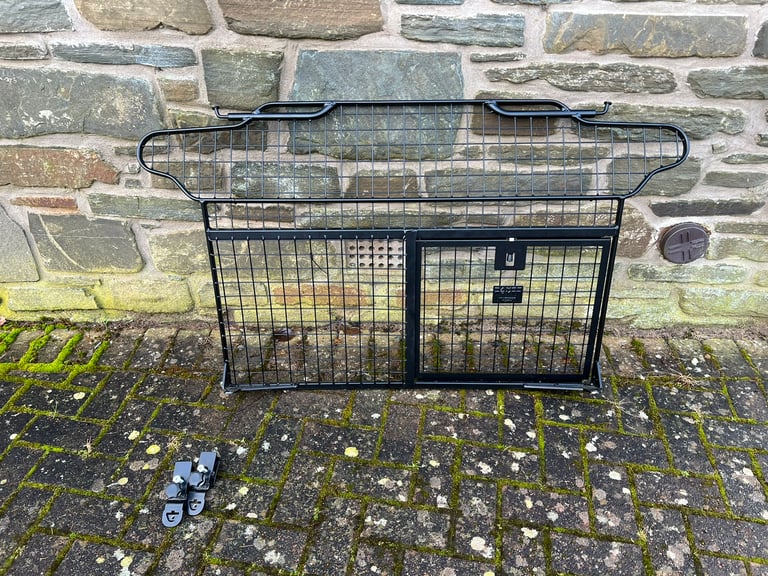 Range Rover Velar Dog Guard official Land Rover part 