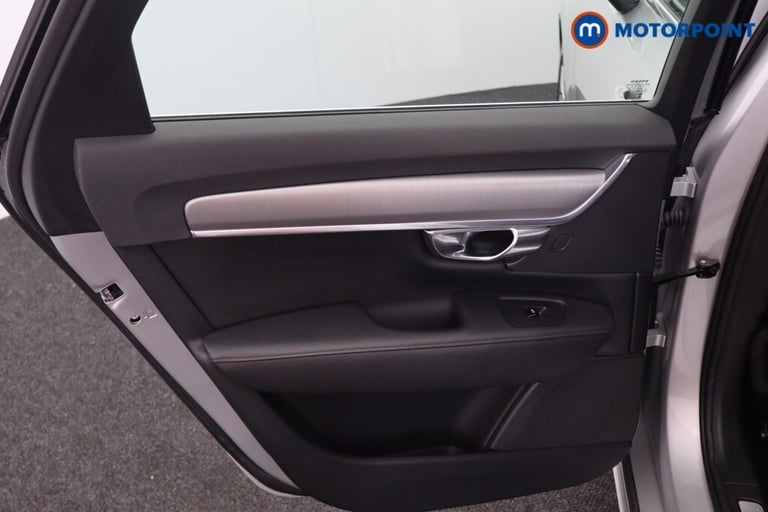 2019 Volvo S90 2.0 D4 Momentum 4dr Geartronic Saloon Diesel Automatic
