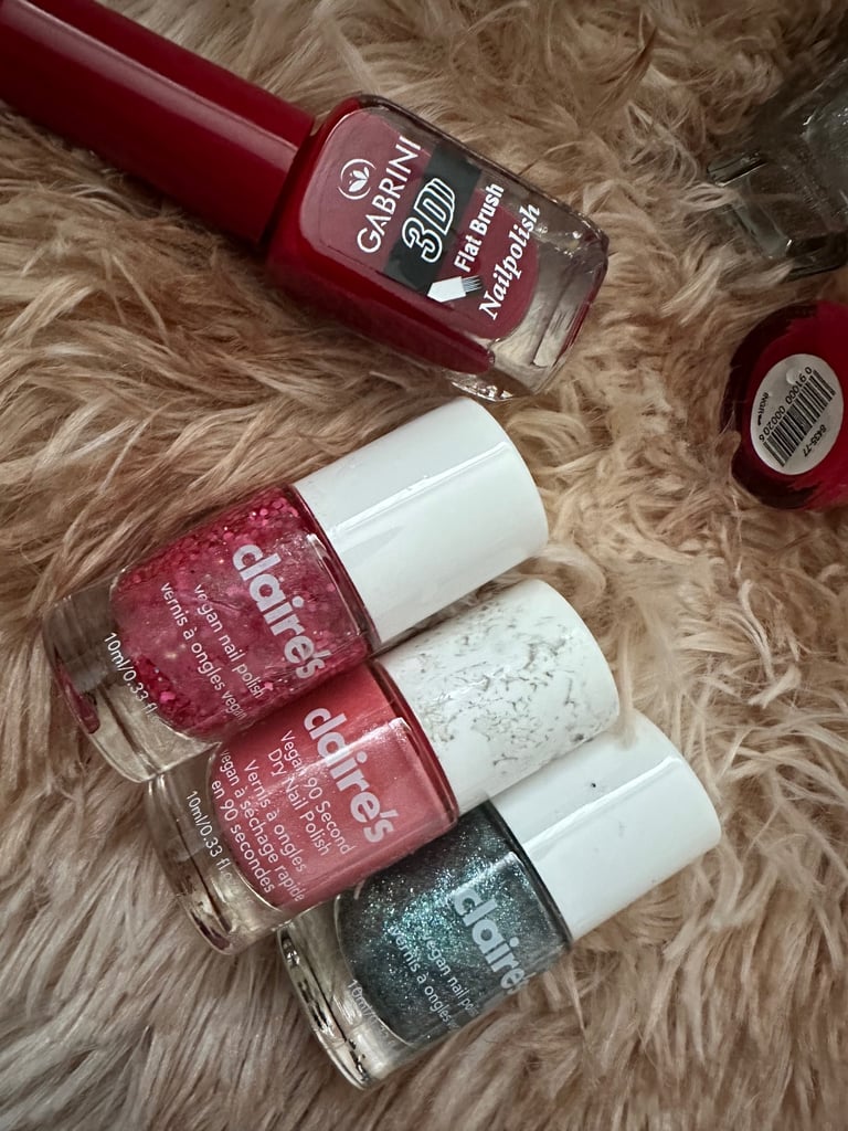 Nail polish 