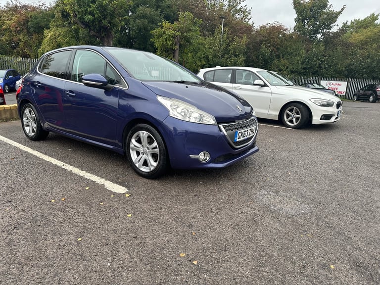 Peugeot, 208, Hatchback, 2013, Manual, 1199 (cc), 5 doors