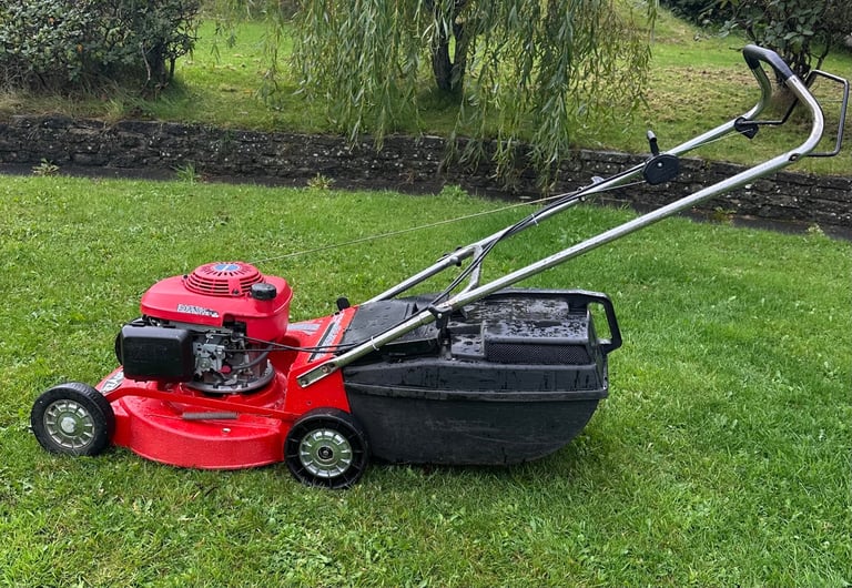 Honda 20”cut Rover alloy deck petrol lawnmower super condition mower lifts wet grass Fully serviced 