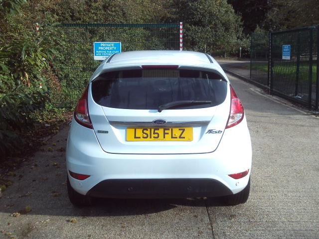 2015 Ford Fiesta 1.0 EcoBoost Titanium 5dr Powershift White 31k Miles FSH Years MOT Warranty HATC...