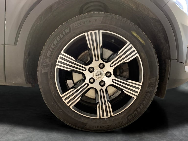 2020 Volvo XC40 2.0 T5 Inscription SUV 5dr Petrol Auto AWD Euro 6 (s/s) (247 ps) - INTELLIS Suv P...