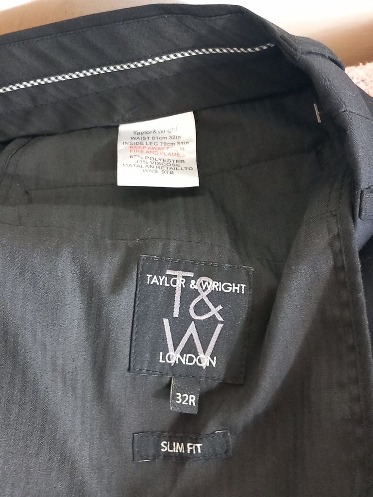 mans new black cargo relaxed trousers 
