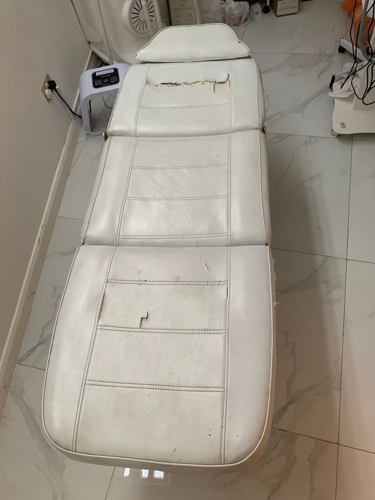 image for Electric Hydraulic Beauty Bed/Chair Massage Table Beauty Salon Recliner Chair