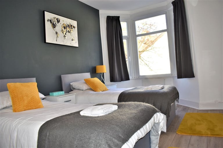 4 Bedroom House in Southend On Sea To Rent (Company let available)