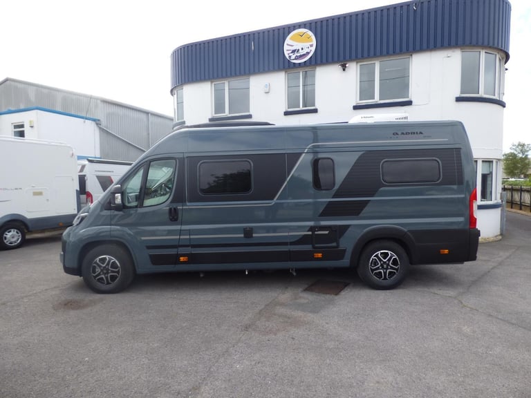 Adria Twin Supreme 640 SGX DIESEL AUTOMATIC 2025