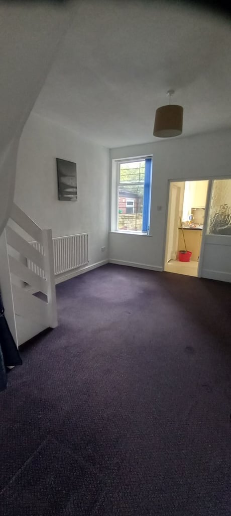 **TO LET**MID TERRACED HOUSE**3 BEDROOMS**RICHMOND TERRACE**HANLEY**