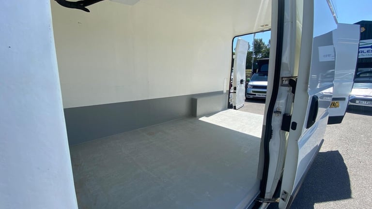 2015 Citroen Relay 2.2 HDi 35 L3 High Roof Euro 5 5dr PANEL VAN Diesel Manual