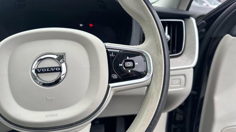 2021 Volvo XC60 2.0 B5P Inscription 5dr AWD Geartronic ESTATE PETROL Automatic