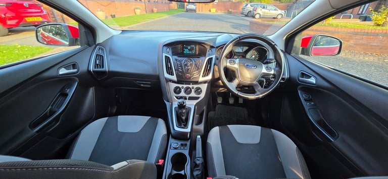2014 Ford Focus 1.6 Zetec 5dr HATCHBACK Petrol Manual
